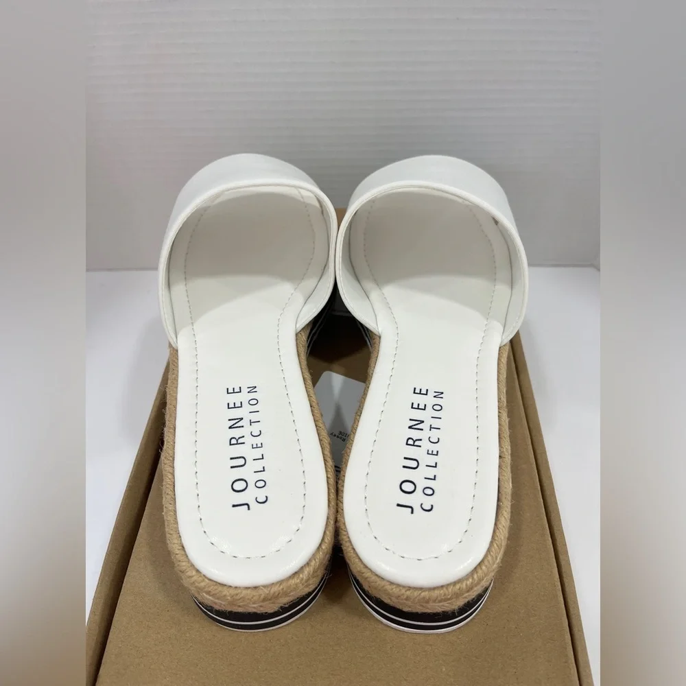 Journee Collection Womens Rosey Slide Sandals. Size 10WD. Color: White‎